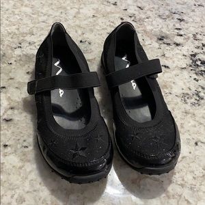 Nina girls dress shoes size 2
